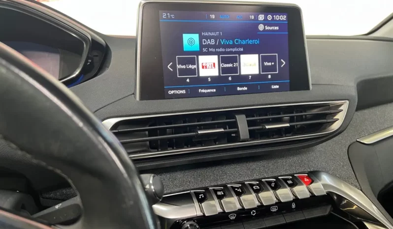 PEUGEOT 3008 1.5 BLUE HDI ALLURE complet