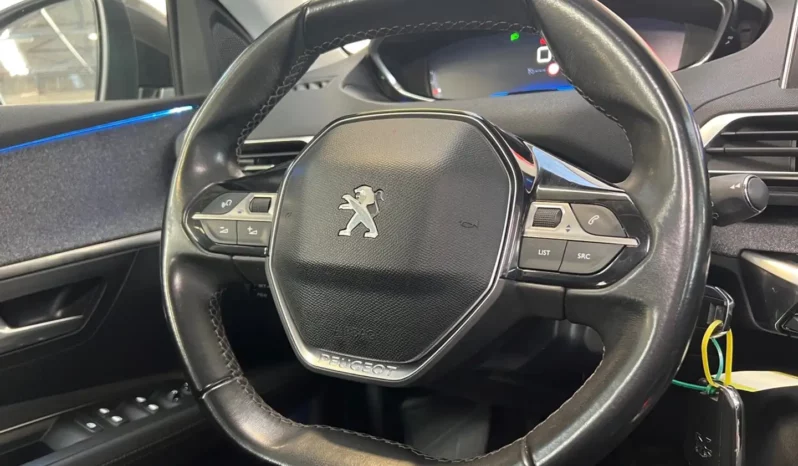 PEUGEOT 3008 1.5 BLUE HDI ALLURE complet