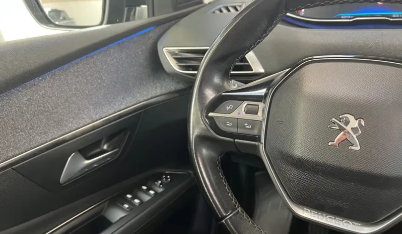 PEUGEOT 3008 1.5 BLUE HDI ALLURE complet
