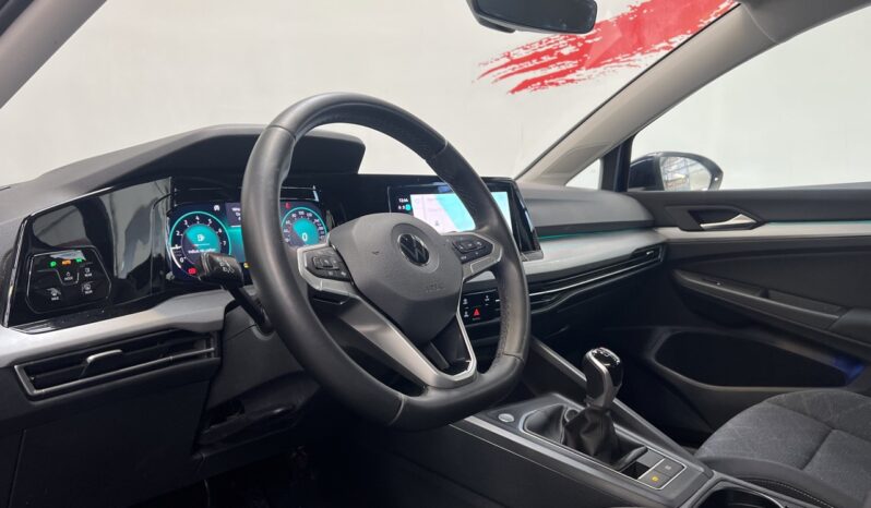 VOLKSWAGEN GOLF 1.0 TSI LIFE PACK (1ÈRE MAIN / HTVA: 16 446€) complet
