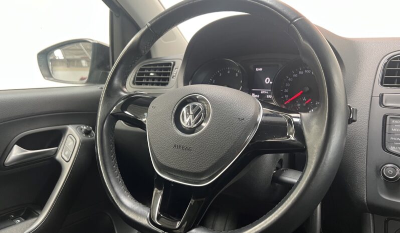 VOLKSWAGEN POLO TRENDLINE (1ÈRE MAIN) complet