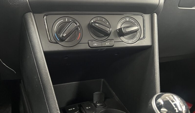 VOLKSWAGEN POLO TRENDLINE (1ÈRE MAIN) complet