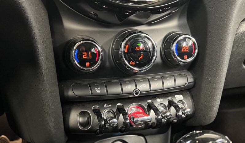 MINI COOPER 1.5A (1ÈRE MAIN/ PRIX HTVA: 17 273€ / AUTO) complet