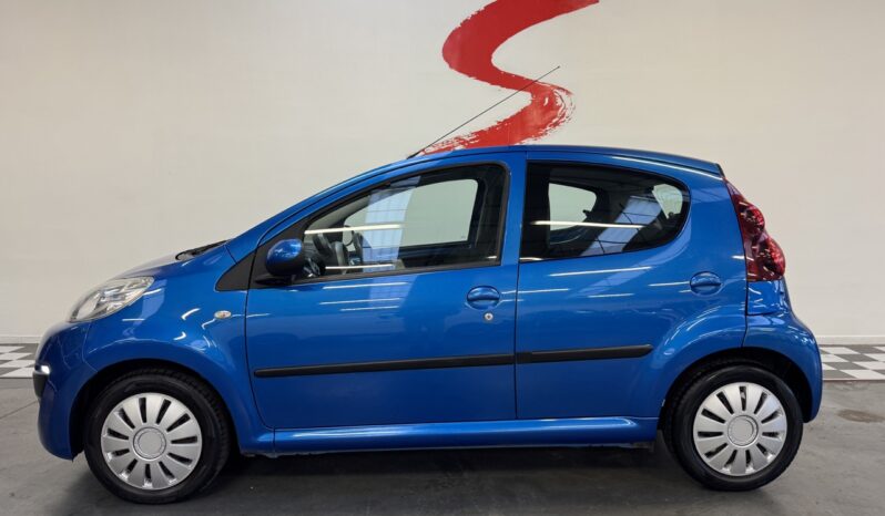 PEUGEOT 107 1.0 VTI complet