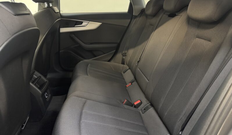 AUDI A4 AVANT 30 TDI S-TRONIC complet