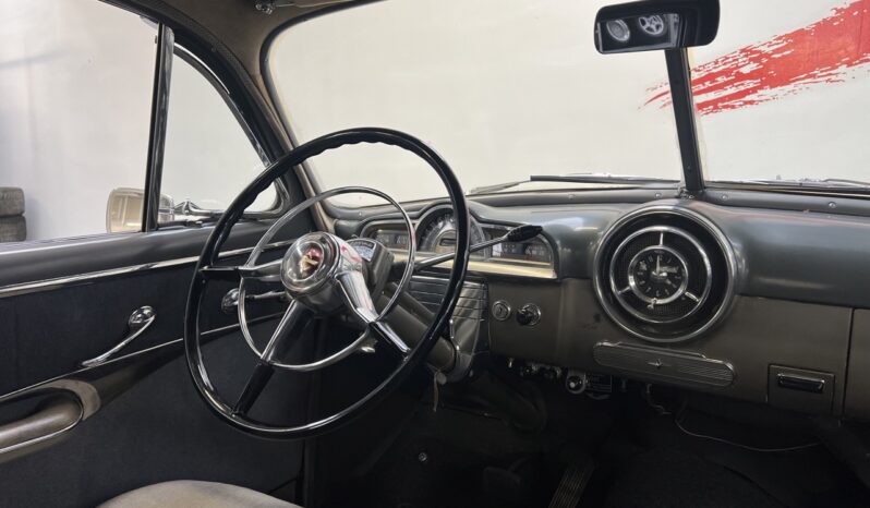 PONTIAC CHIEFTAIN (1952) complet