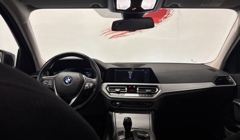 BMW 318D TOURING // PREMIÈRE MAIN // HTVA: 19 421€ complet