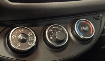 TOYOTA YARIS 1.0 VTI complet