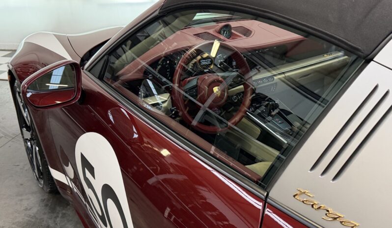 PORSCHE 911 TARGA 4S HÉRITAGE complet