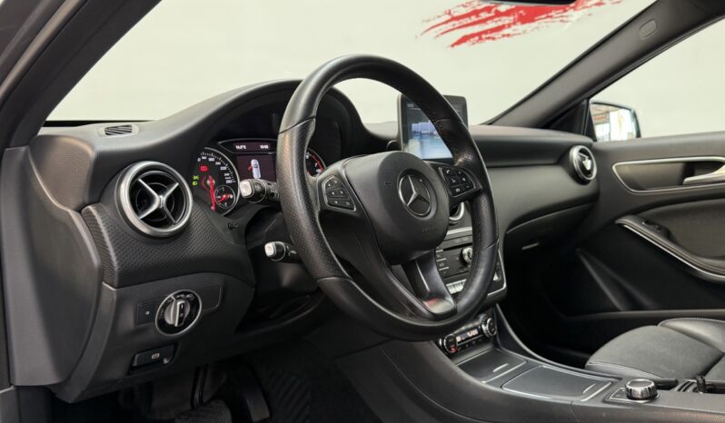 MERCEDES A180 7G-DCT SPORT EDITION complet