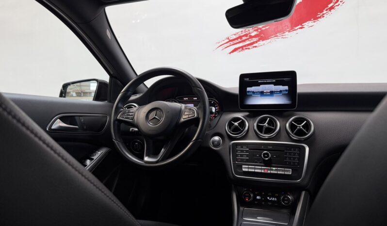 MERCEDES A180 7G-DCT SPORT EDITION complet