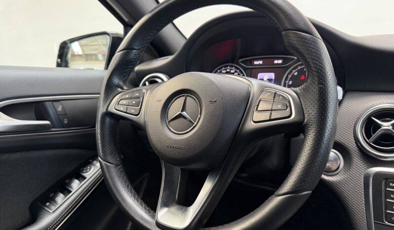 MERCEDES A180 7G-DCT SPORT EDITION complet