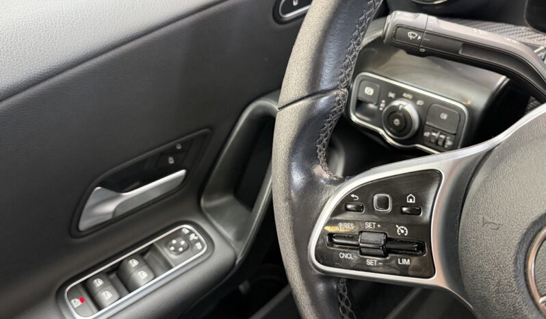 MERCEDES A180 D BERLINE complet