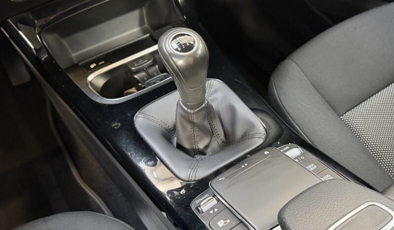 MERCEDES A180 D BERLINE complet