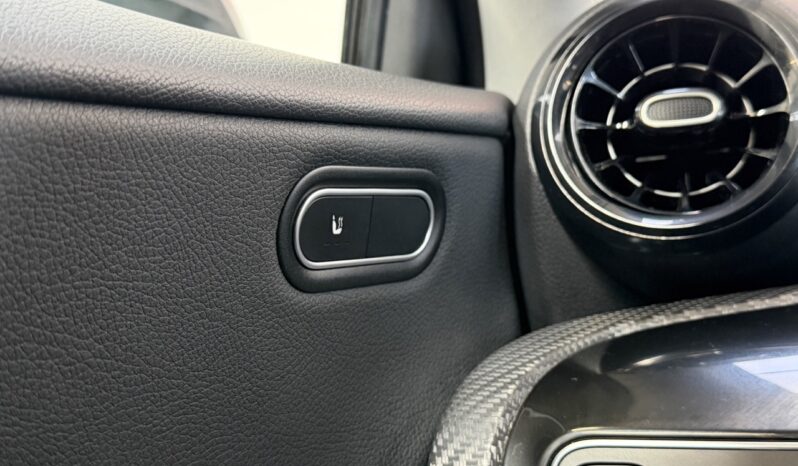 MERCEDES A180 D BERLINE complet