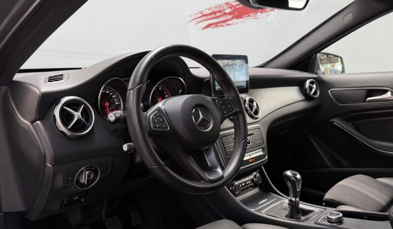 MERCEDES GLA 180 complet