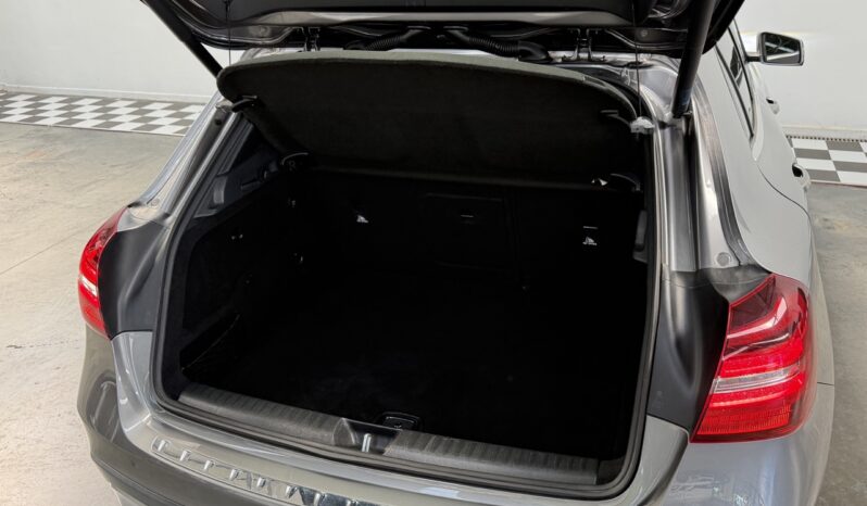 MERCEDES GLA 180 complet