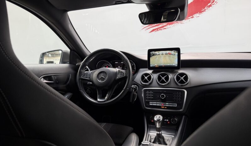 MERCEDES GLA 180 complet