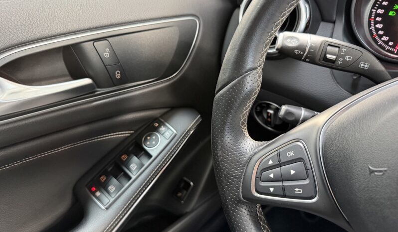 MERCEDES GLA 180 complet