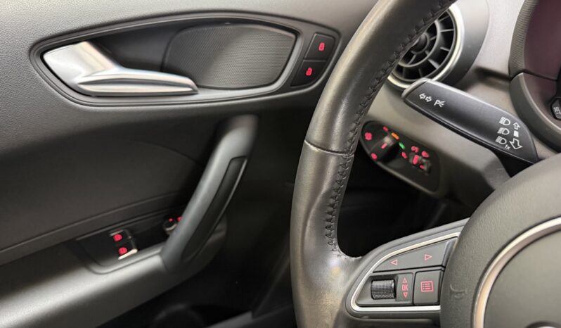 AUDI A1 1.0 TFSI SPORT complet