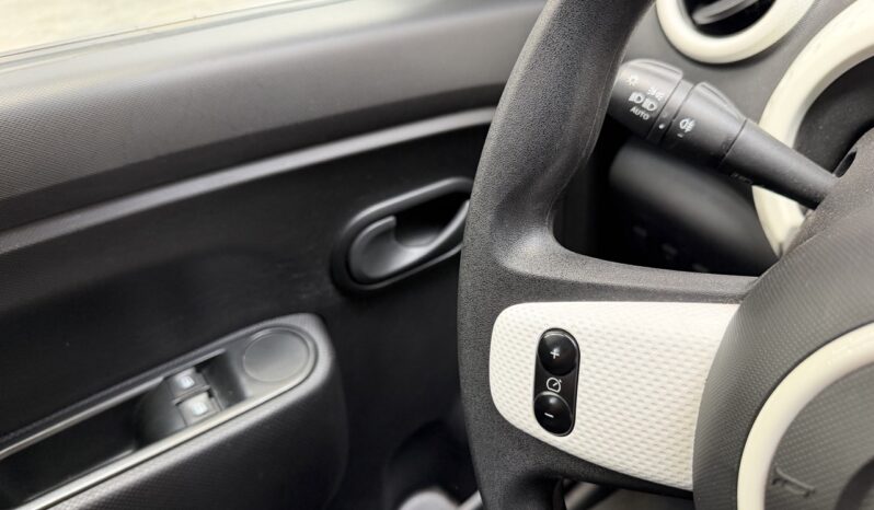 RENAULT TWINGO 1.0 SCE complet