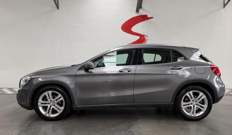 MERCEDES GLA 180 D complet