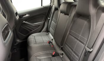 MERCEDES GLA 180 D complet