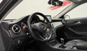 MERCEDES GLA 180 D complet