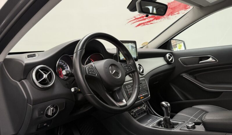 MERCEDES GLA 180 D complet