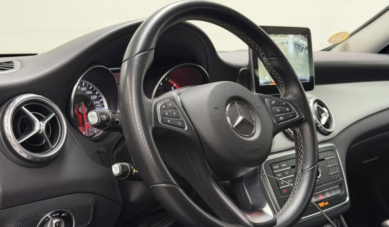 MERCEDES GLA 180 D complet