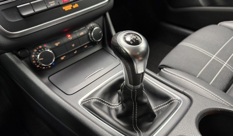 MERCEDES GLA 180 D complet