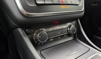 MERCEDES GLA 180 D complet