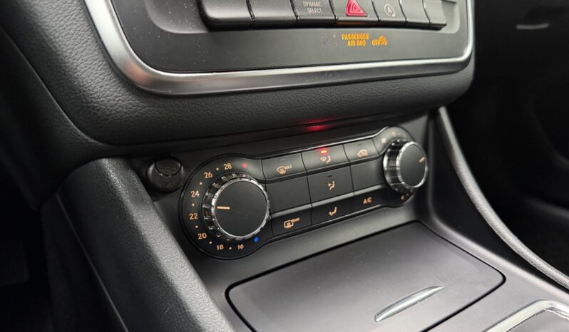MERCEDES GLA 180 D complet