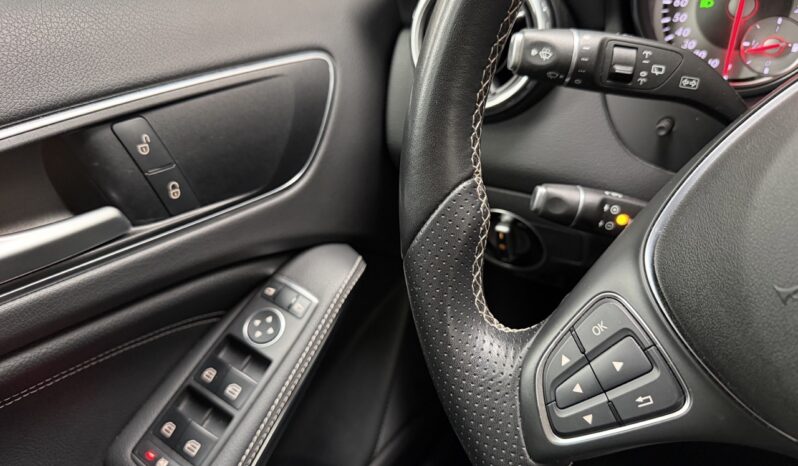 MERCEDES GLA 180 D complet
