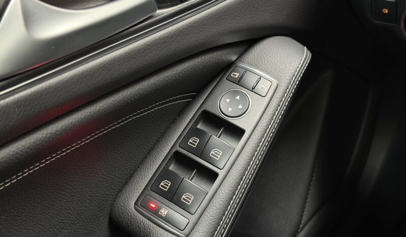 MERCEDES GLA 180 D complet