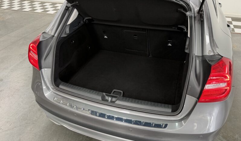 MERCEDES GLA 180 D complet