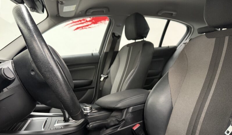 BMW 118I URBAN CHIC _ Automatique complet