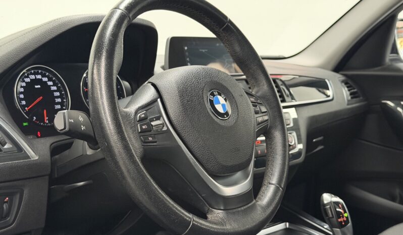 BMW 118I URBAN CHIC _ Automatique complet