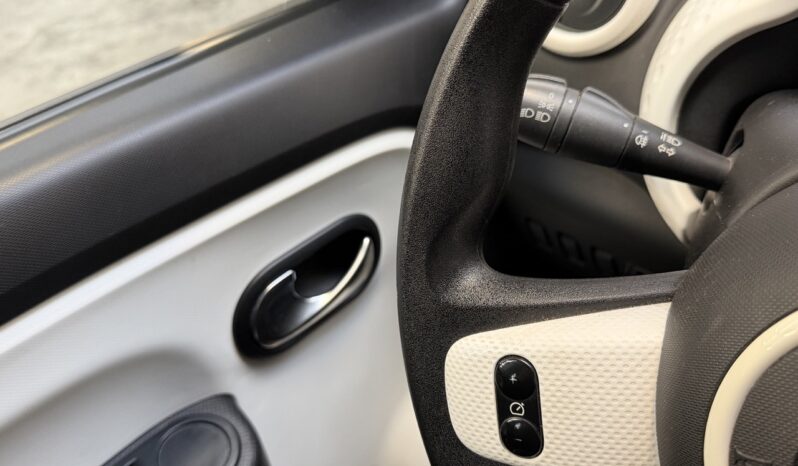 RENAULT TWINGO 1.0 SCE complet